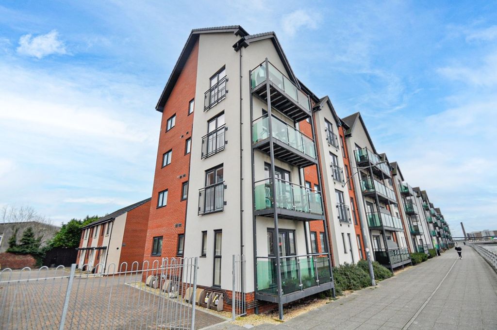 2 bed flat for saleBathstone Mews, The Oliver NP19