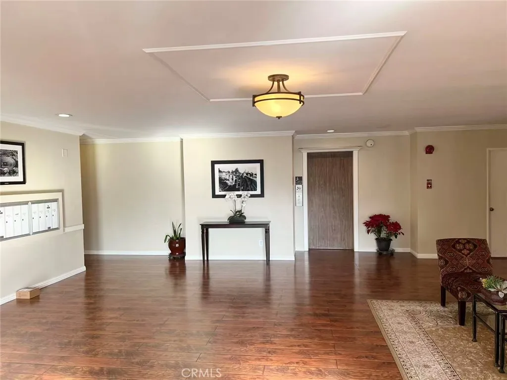 Additional image 3 of 380 S. Euclid Ave #108, Pasadena, CA 91101