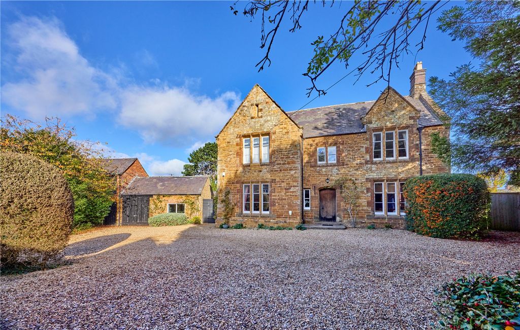 Additional image 15 of 5 bed detached house for saleParsons Street, Woodford Halse, Daventry, Northamptonshire NN11