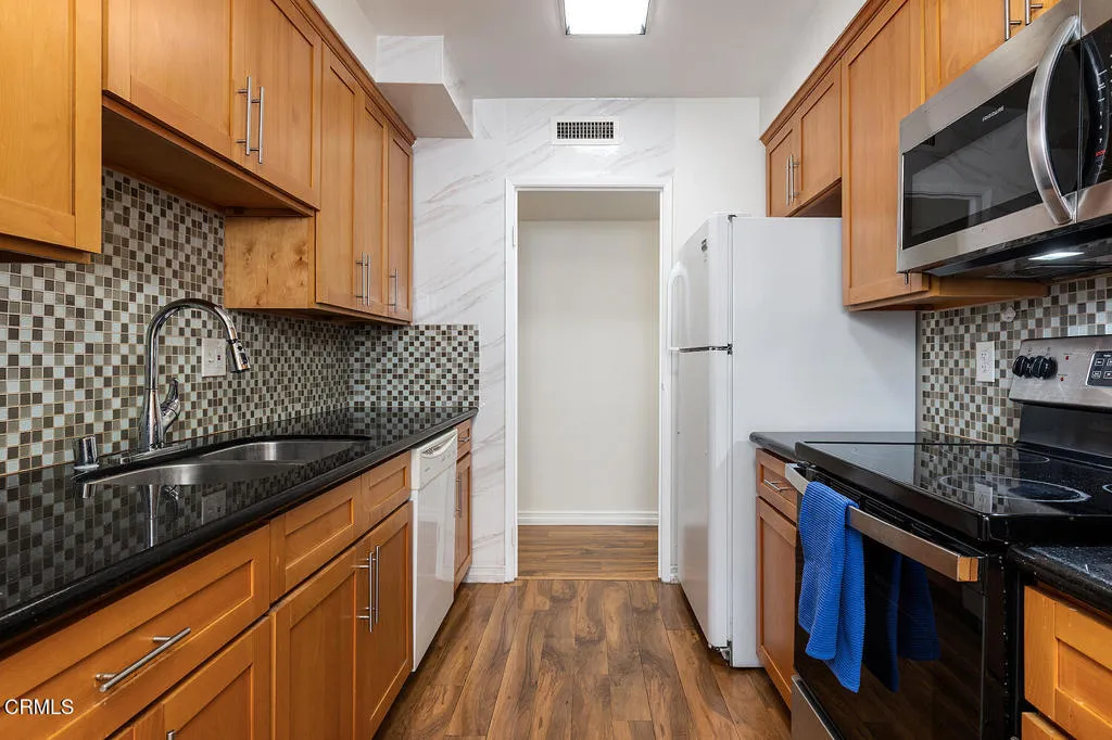 Additional image 12 of 540 Kelton Avenue Unit 201, Los Angeles, CA 90024