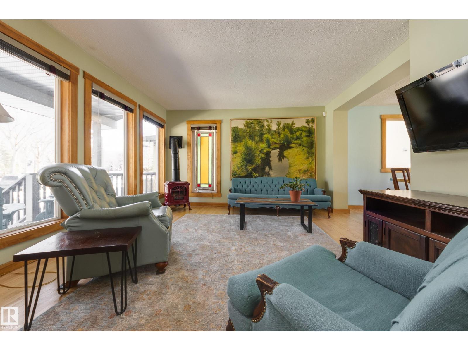 Additional image 5 of 6310 112 Street NW, Edmonton, AB, T6H3J6