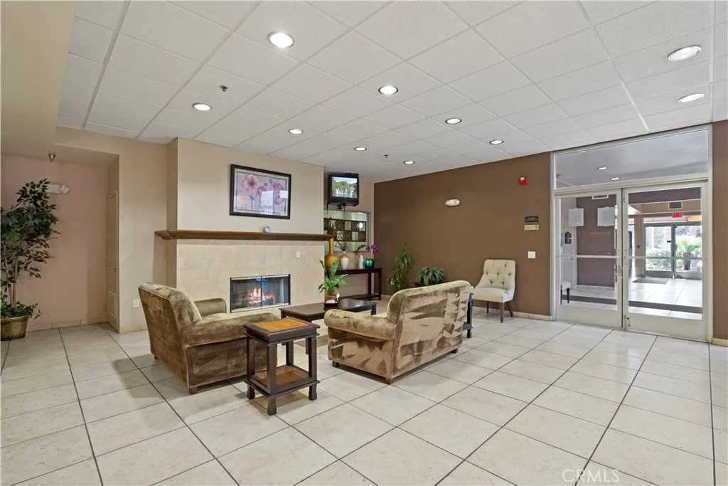 Additional image 52 of 5325 Newcastle Avenue Unit 240, Encino, CA 91316