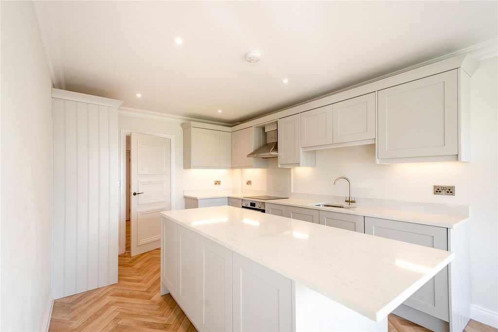 3 bed flat for salePrinces Villa Road, Harrogate, North Yorkshir HG1 photo 2