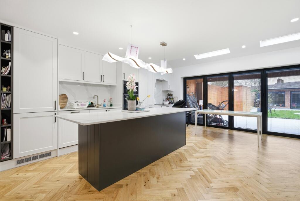 Additional image 7 of Meadway, Colney Heath, St. Albans, Hertfordshire, AL4