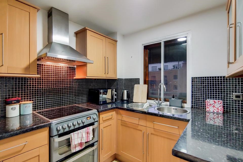 Additional image 10 of 1 Bed Flat, East Smithfield, E1W, N1 7GU