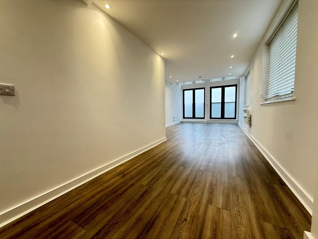 2 bed flat for saleDerngate, Northampton NN1 photo 3