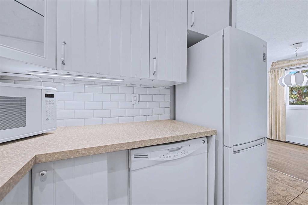 Additional image 4 of 402C-5601 Dalton Drive NW, Calgary, AB, T3A 2E2