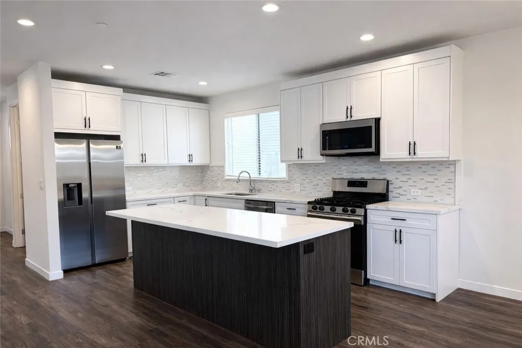 Additional image 4 of 7105 N Dylan Court, Reseda, CA 91335