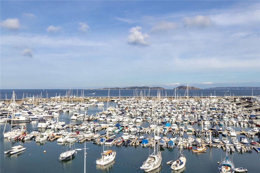 3 bed flat for saleRoyal Terrace, St Peter Port GY1