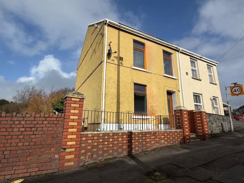 3 bed semi-detached house for saleGlyncoed Terrace, Llanelli SA15
