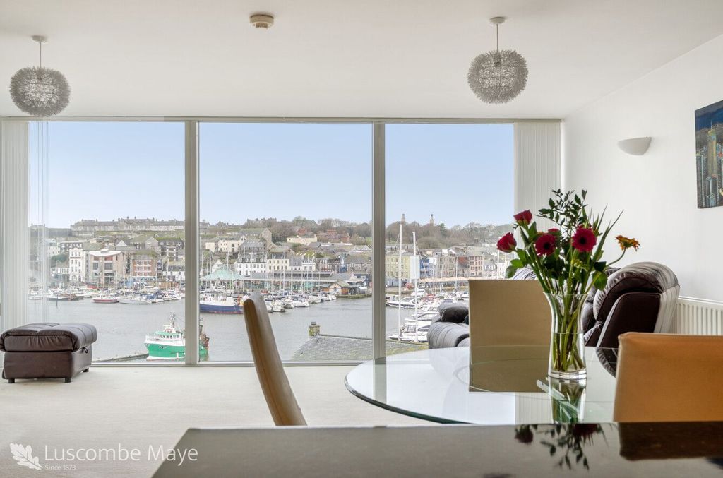 2 bed flat for saleSutton Harbour, Plymouth, Devon PL4 photo 3
