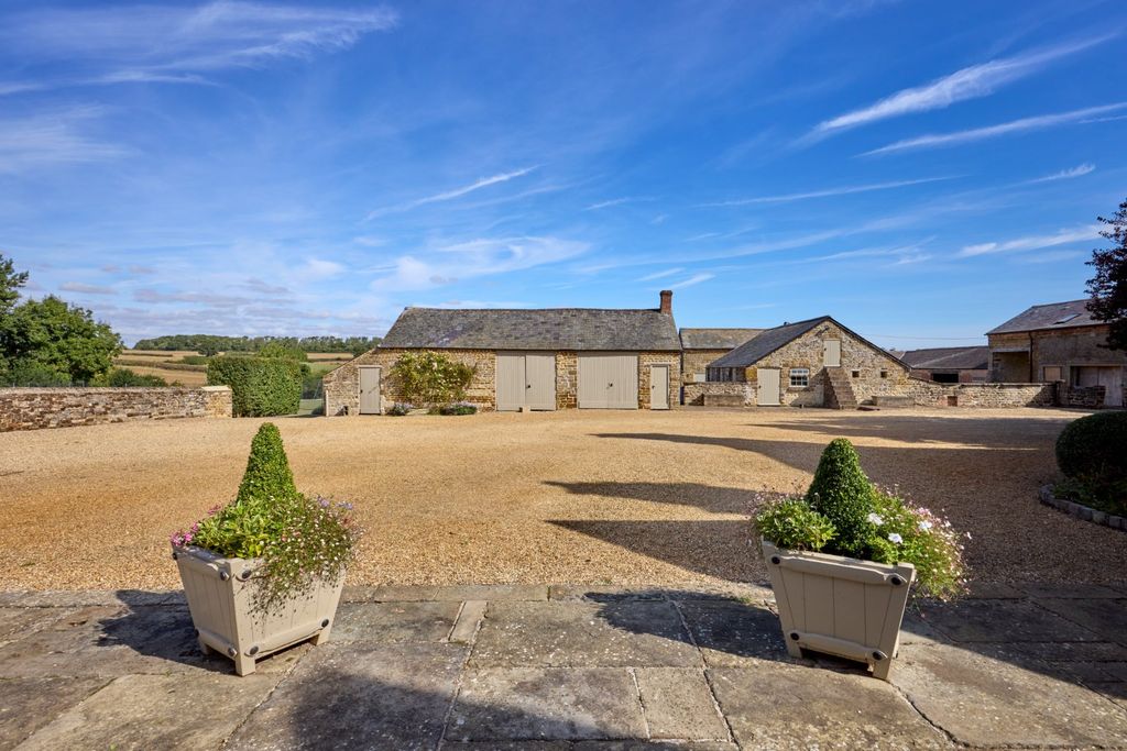 Additional image 18 of 6 bed detached house for salePlumpton, Nr Towcester, South Northamptonshire NN12
