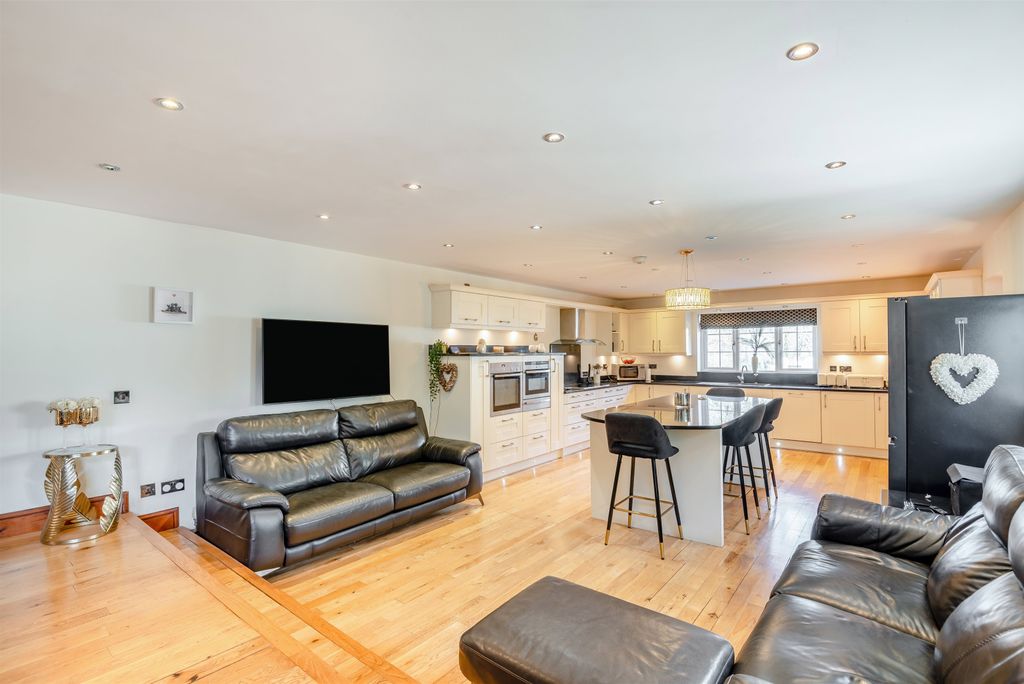 Additional image 8 of 5 bed detached house for saleFive Lanes, Caerwent, Caldicot, Monmouthshire NP26
