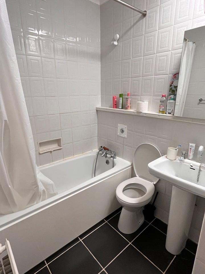 Additional image 3 of Studio Flat, Cullum Welch House, EC1Y, N1 7GU