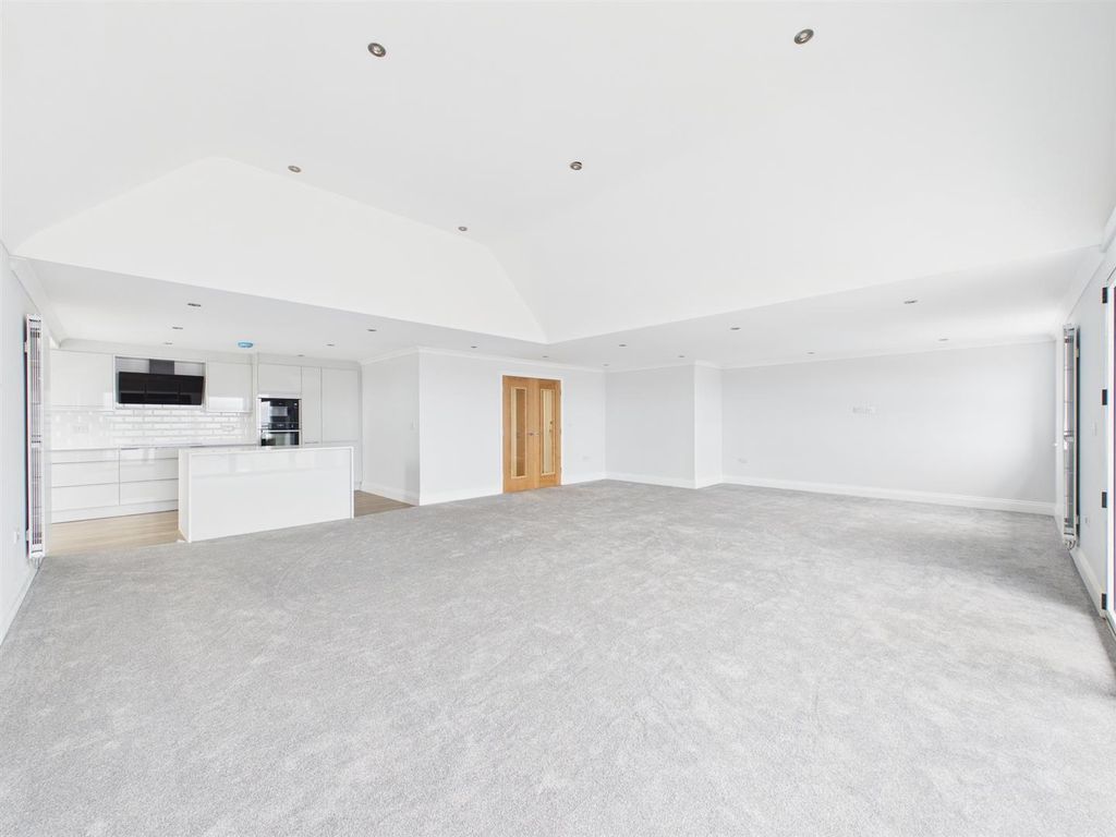 Additional image 7 of 2 bed flat for saleVictoria Road, Wallasey CH45
