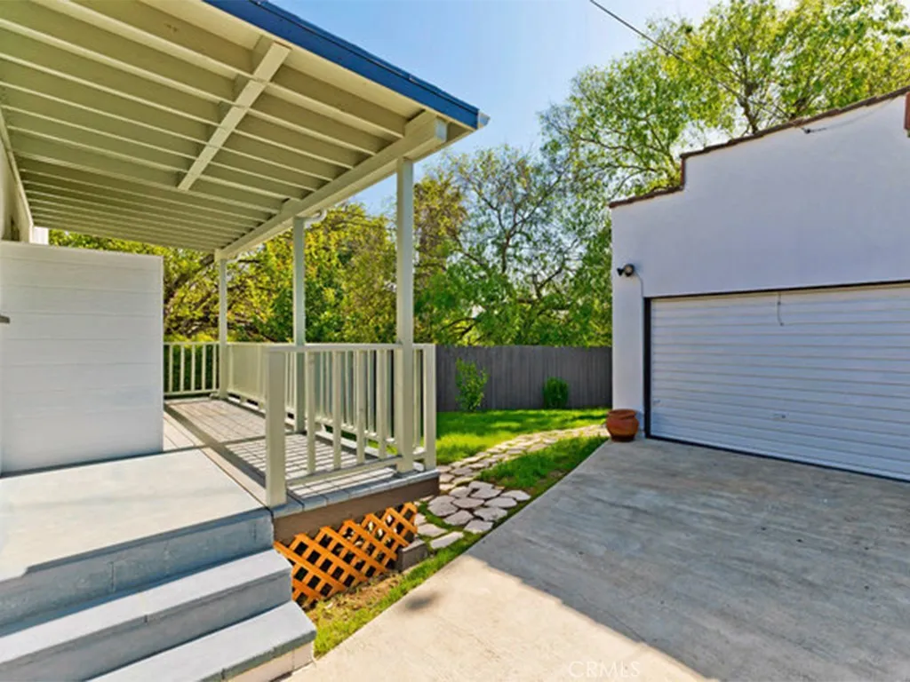 Additional image 22 of 242 W Elmwood Ave, Burbank, CA 91502