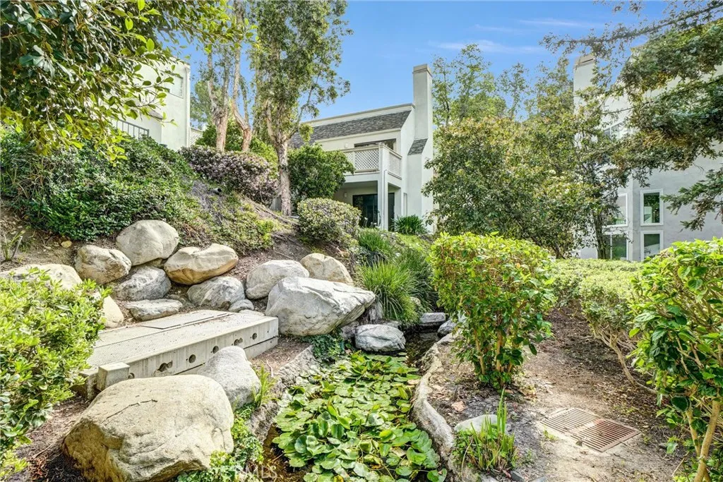 Additional image 2 of 190 N Singingwood Street Unit 6, Orange, CA 92869