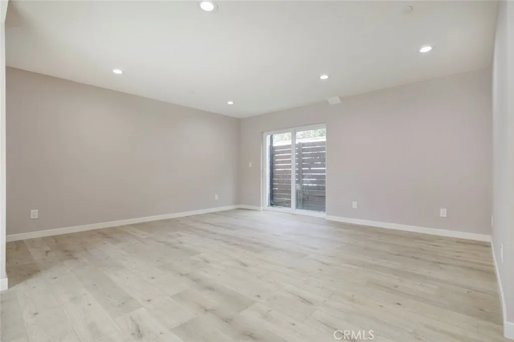 Additional image 30 of 15557 Wyandotte Street, Van Nuys, CA 91406