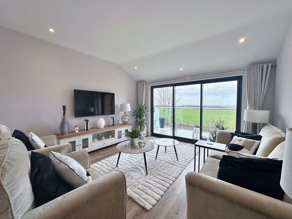Additional image 2 of 2 bed flat for saleOldfield Drive, Heswall CH60