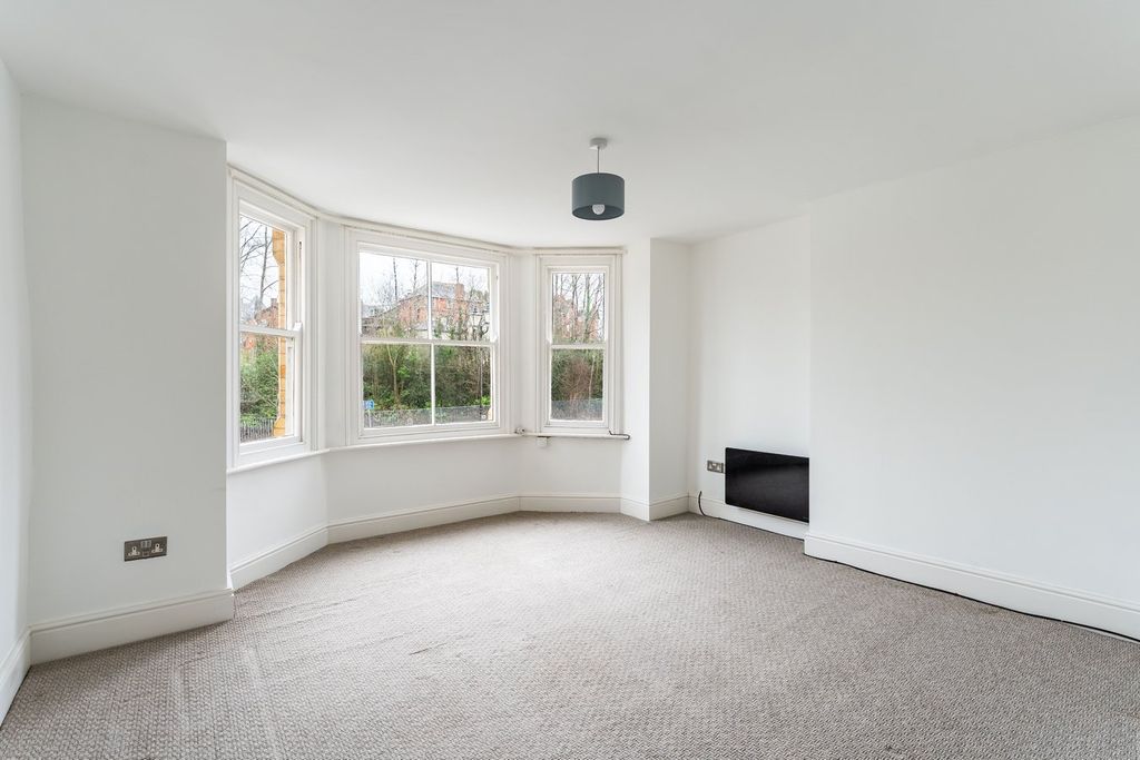 Additional image 6 of 1 bed flat for saleHigh Street, Llandrindod Wells LD1