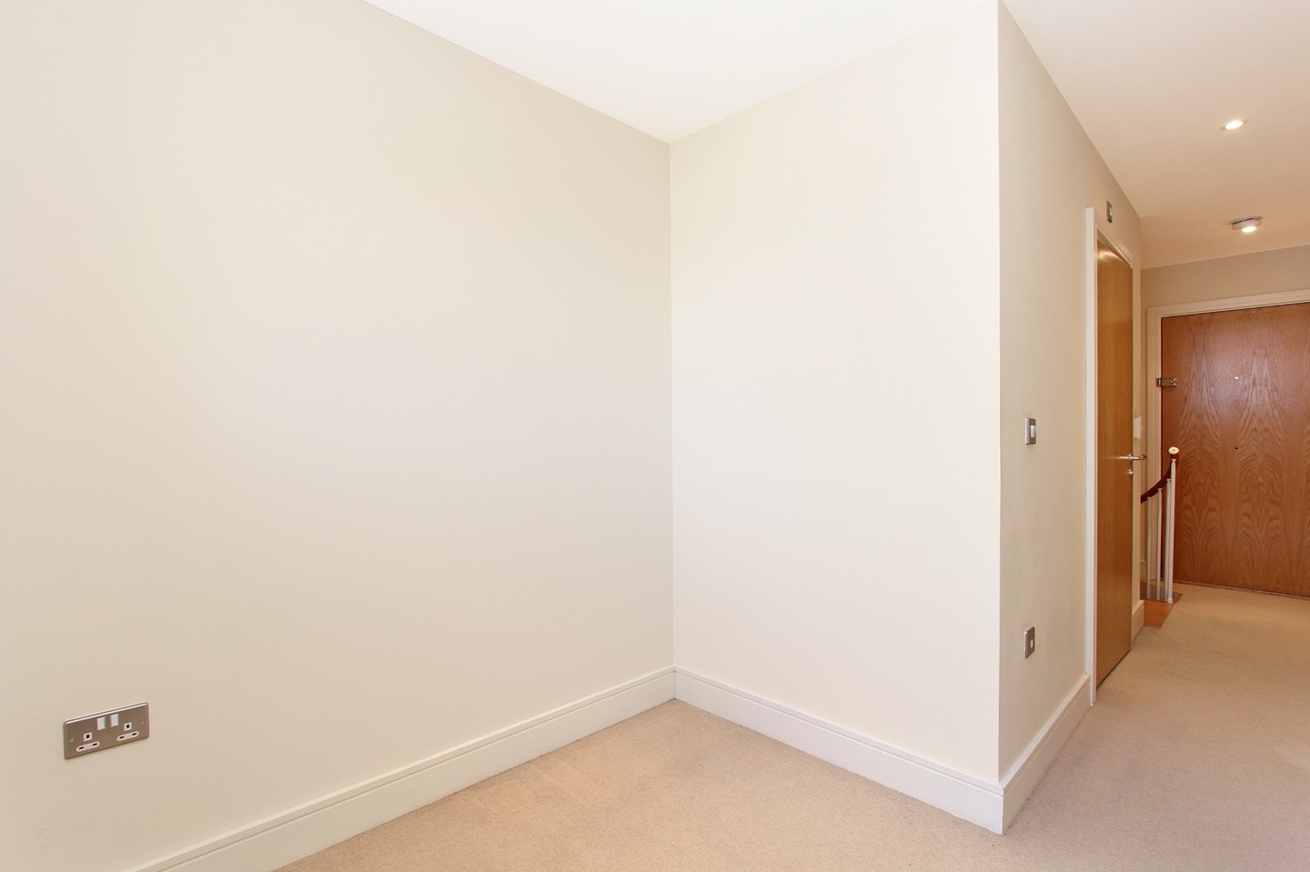 Additional image 10 of Studio Flat, Great Suffolk Street, SE1, N1 7GU