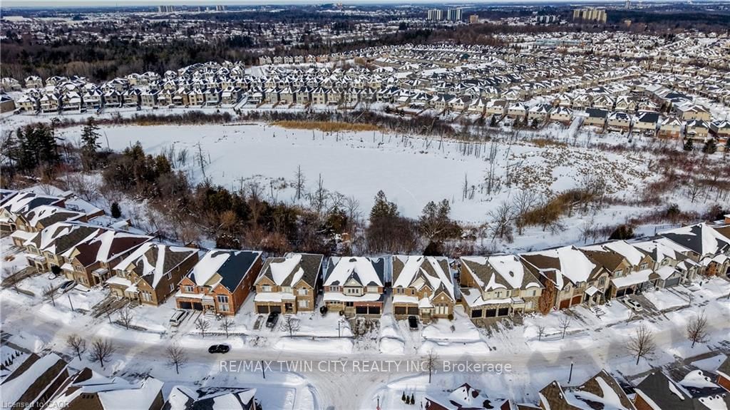 Additional image 3 of 268 Evens Pond Crescent, Kitchener, ON, N2R 0B8