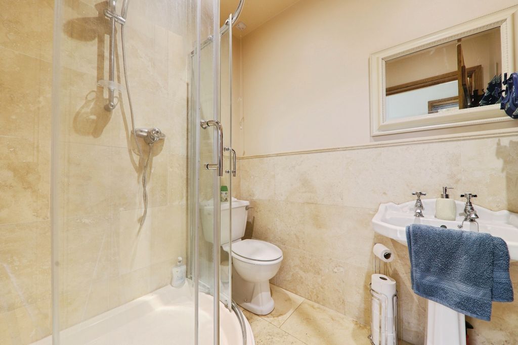 Additional image 10 of 4 bed detached house for saleFerry Road, Barrow Haven, Barrow-Upon-Humber, Lincolnshire DN19