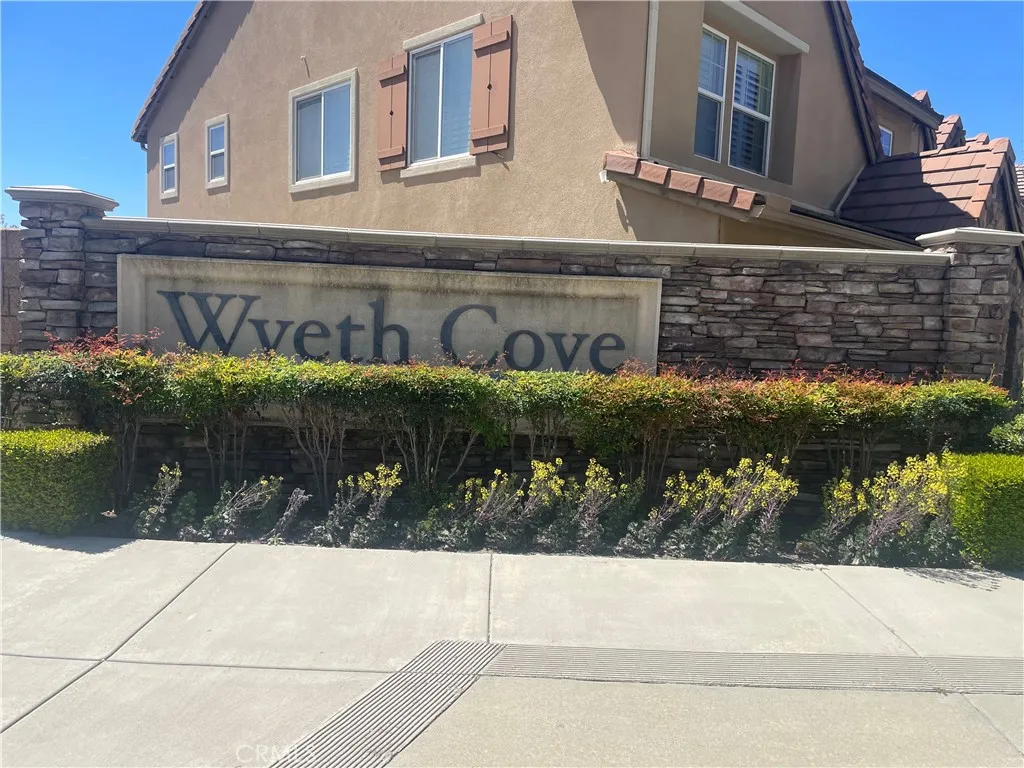 1526 Beacon Pt, Upland, CA 91786