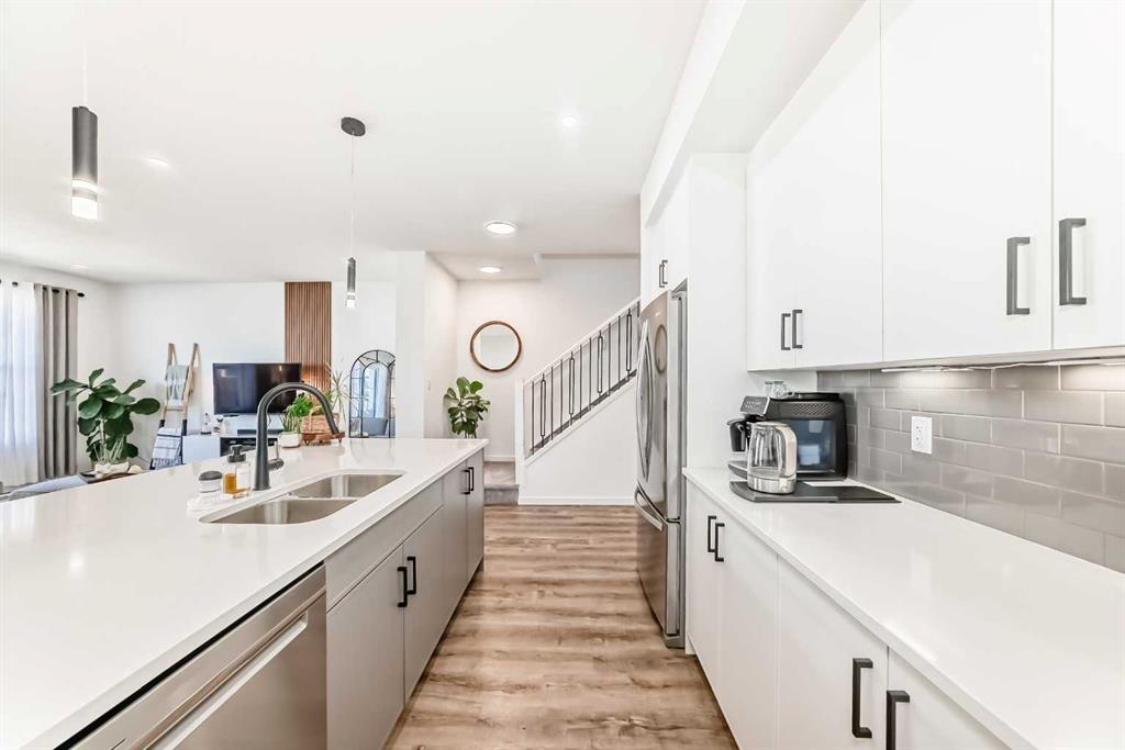 Additional image 6 of 12 Magnolia Crescent SE, Calgary, AB, T3M 3M8