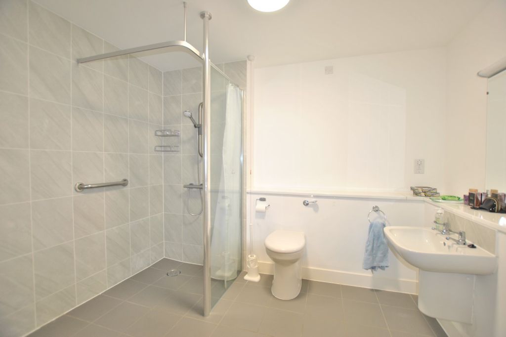 Additional image 3 of 2 bed flat for saleTumim Court, Wallingford OX10