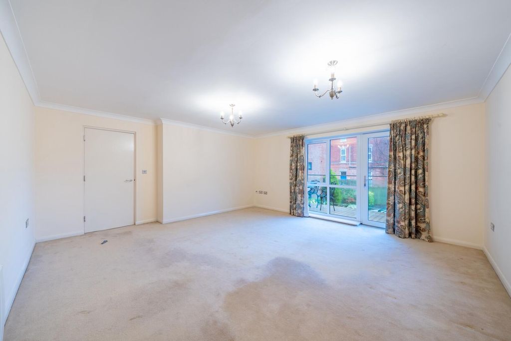Additional image 5 of 2 bed flat for saleRoslyn Court, Willow Wong, Burton Joyce NG14