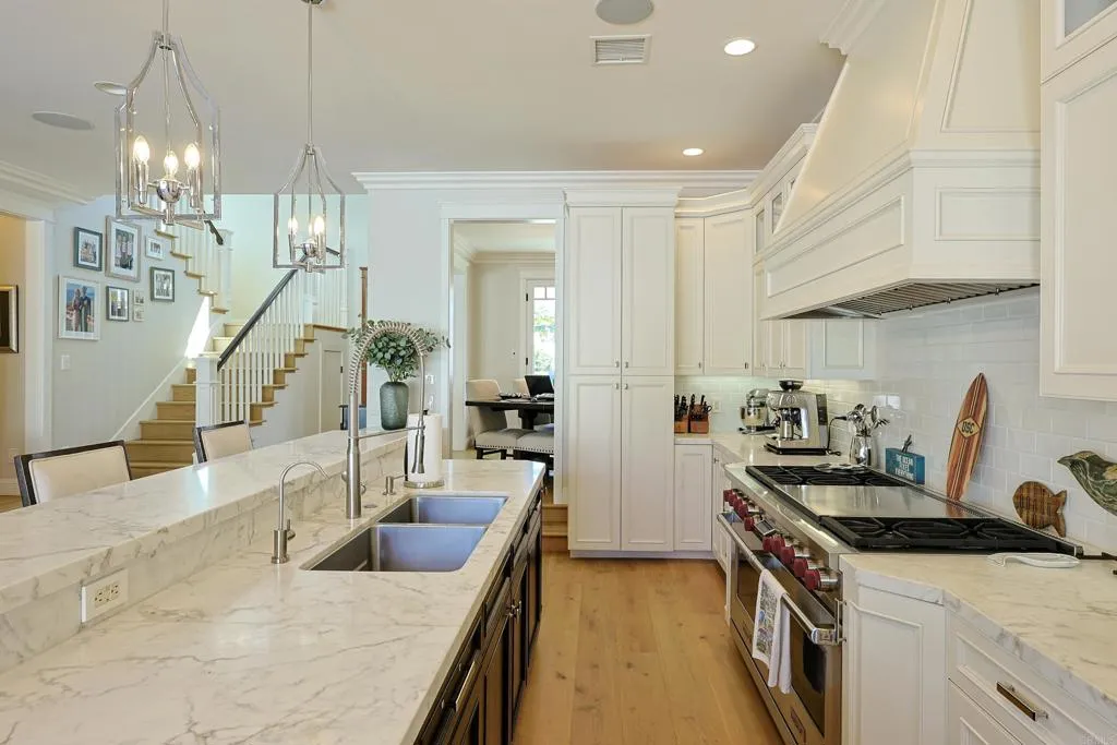 Additional image 71 of 940 J Avenue, Coronado, CA 92118