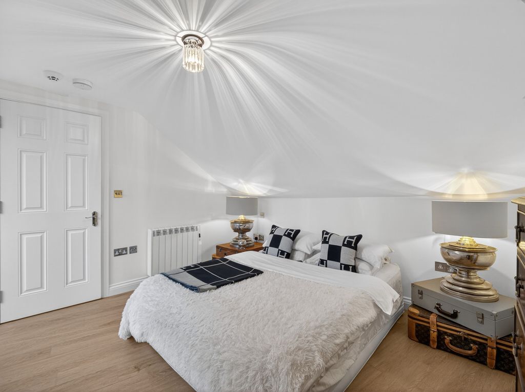 Additional image 29 of 3 bed flat for saleFriday Street Henley-On-Thames, Oxfordshire RG9