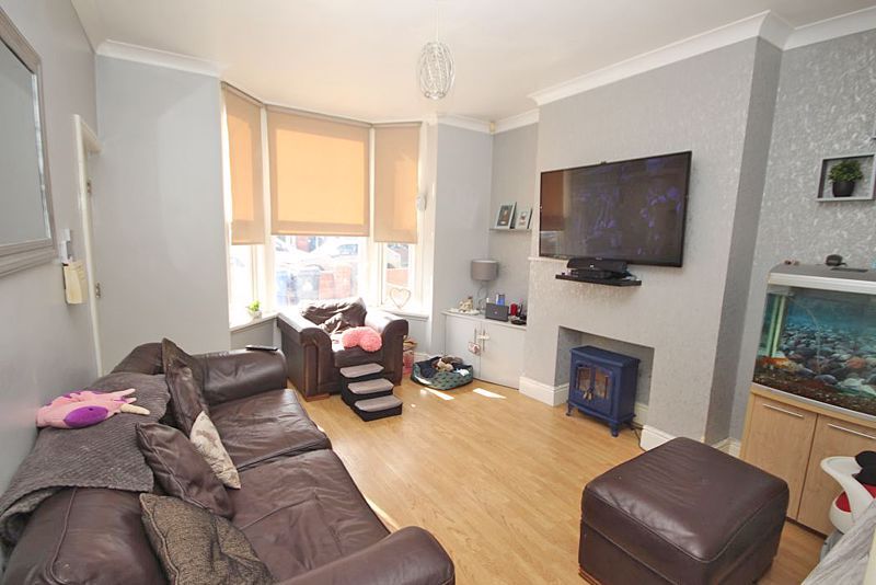 4 bed flat for saleWelholme Road, Grimsby DN32 photo 2