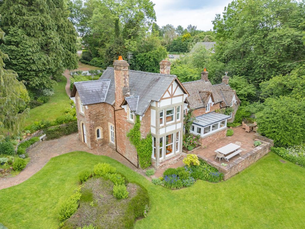 6 bed detached house for saleLlanishen, Chepstow NP16