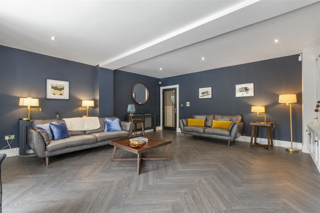 Additional image 26 of 7 bed property for saleLovelace Avenue, Solihull B91