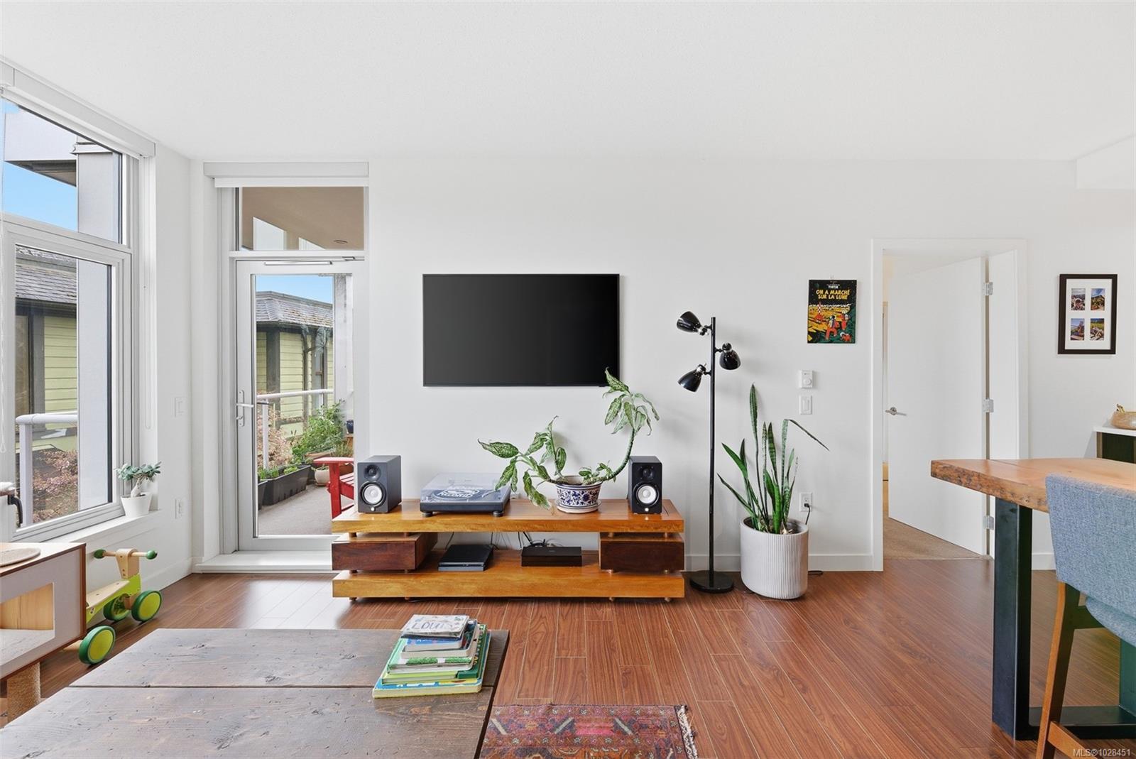 Additional image 3 of 205-640 Michigan Street, Victoria, BC, V8V 0B7