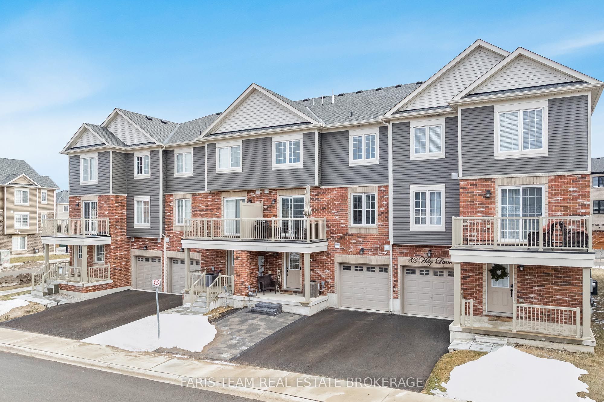 34 Hay Lane, Barrie, ON, L9J 0V5