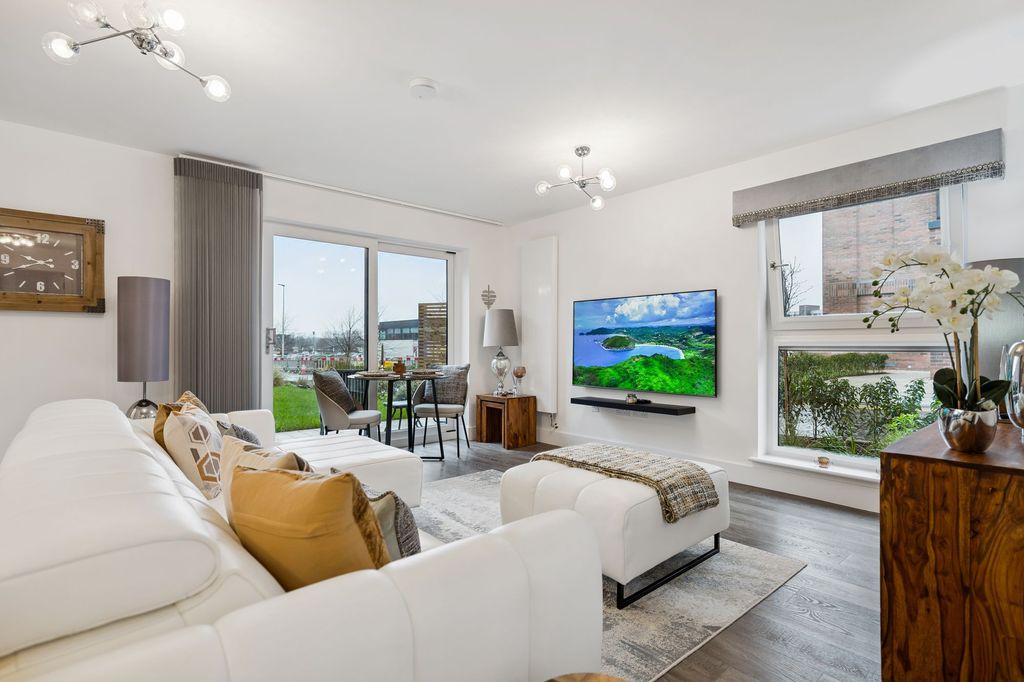 Additional image 2 of 2 bed flat for sale122 Festival Court, Prince's Quay, Glasgow G51