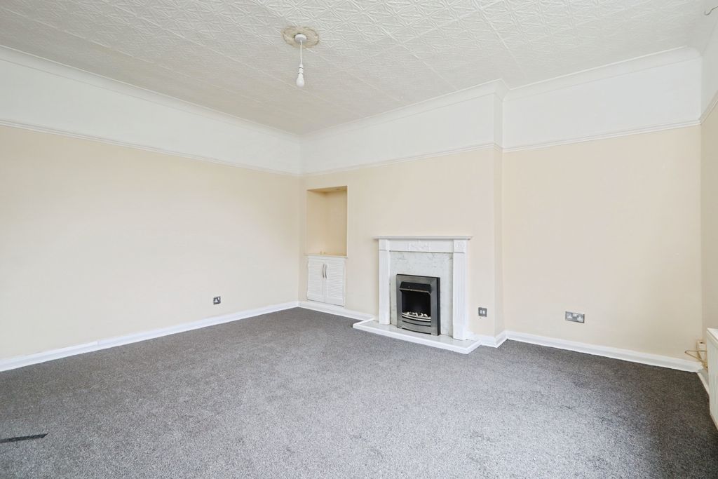 2 bed maisonette for saleLoch View, Airdrie ML6 photo 3