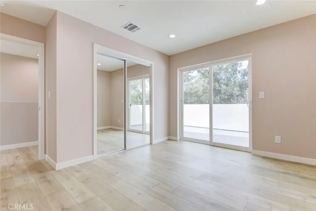 Additional image 21 of 15557 Wyandotte Street, Van Nuys, CA 91406