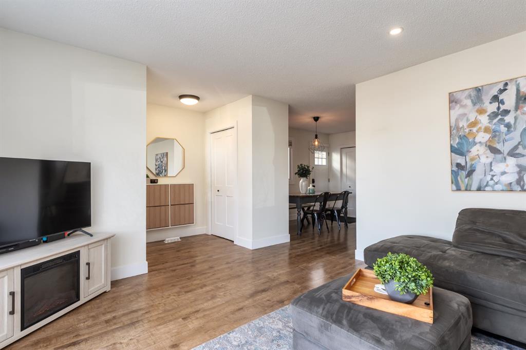 Additional image 4 of 7806 20a Street SE, Calgary, AB, T2C 1Y5