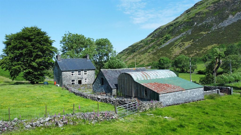 5 bed farm for saleTregaron SY25