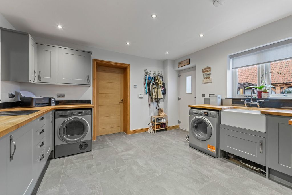Additional image 12 of 6 bed detached house for saleWythes Lane, Fishtoft PE21