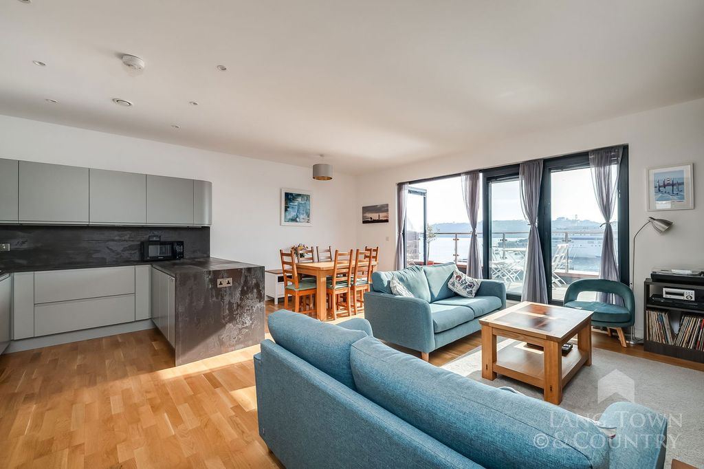 Additional image 5 of 3 bed flat for saleTrinity Street, Millbay, Plymouth PL1