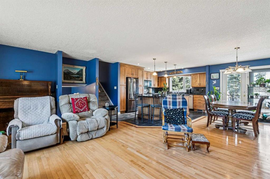 Additional image 6 of 443 Brookmere Crescent SW, Calgary, AB, T2W2R2