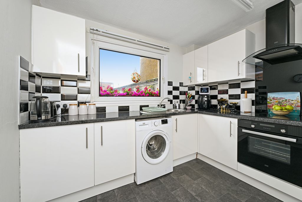 Additional image 6 of 2 bed maisonette for sale13 Eskdaill Street, Dalkeith, Midlothian EH22