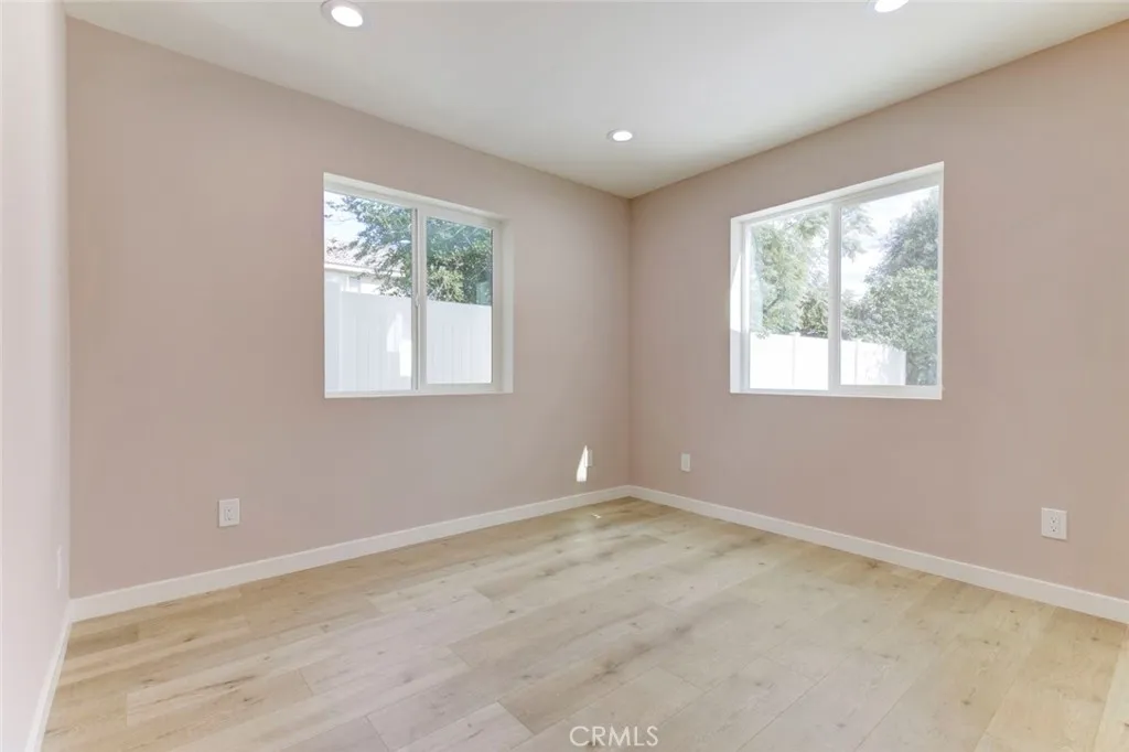 Additional image 11 of 15557 Wyandotte Street, Van Nuys, CA 91406