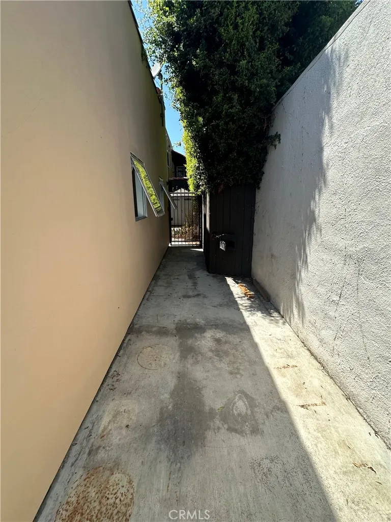 Additional image 22 of 1046 S Hudson Avenue, Los Angeles, CA 90019