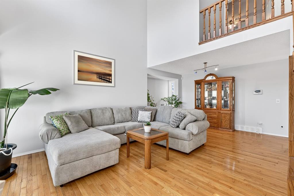 Additional image 3 of 29 Sundown Way SE, Calgary, AB, T2X 3B8